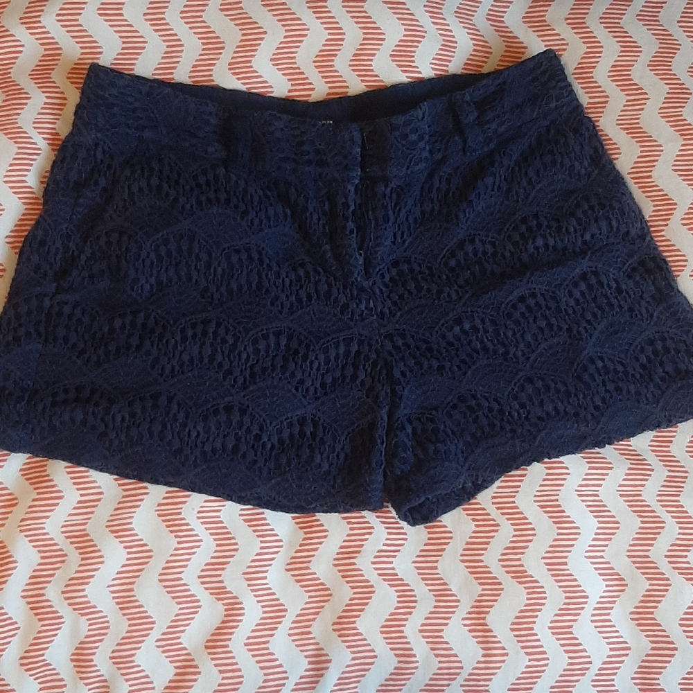 Shorts - Picture 2 of 3